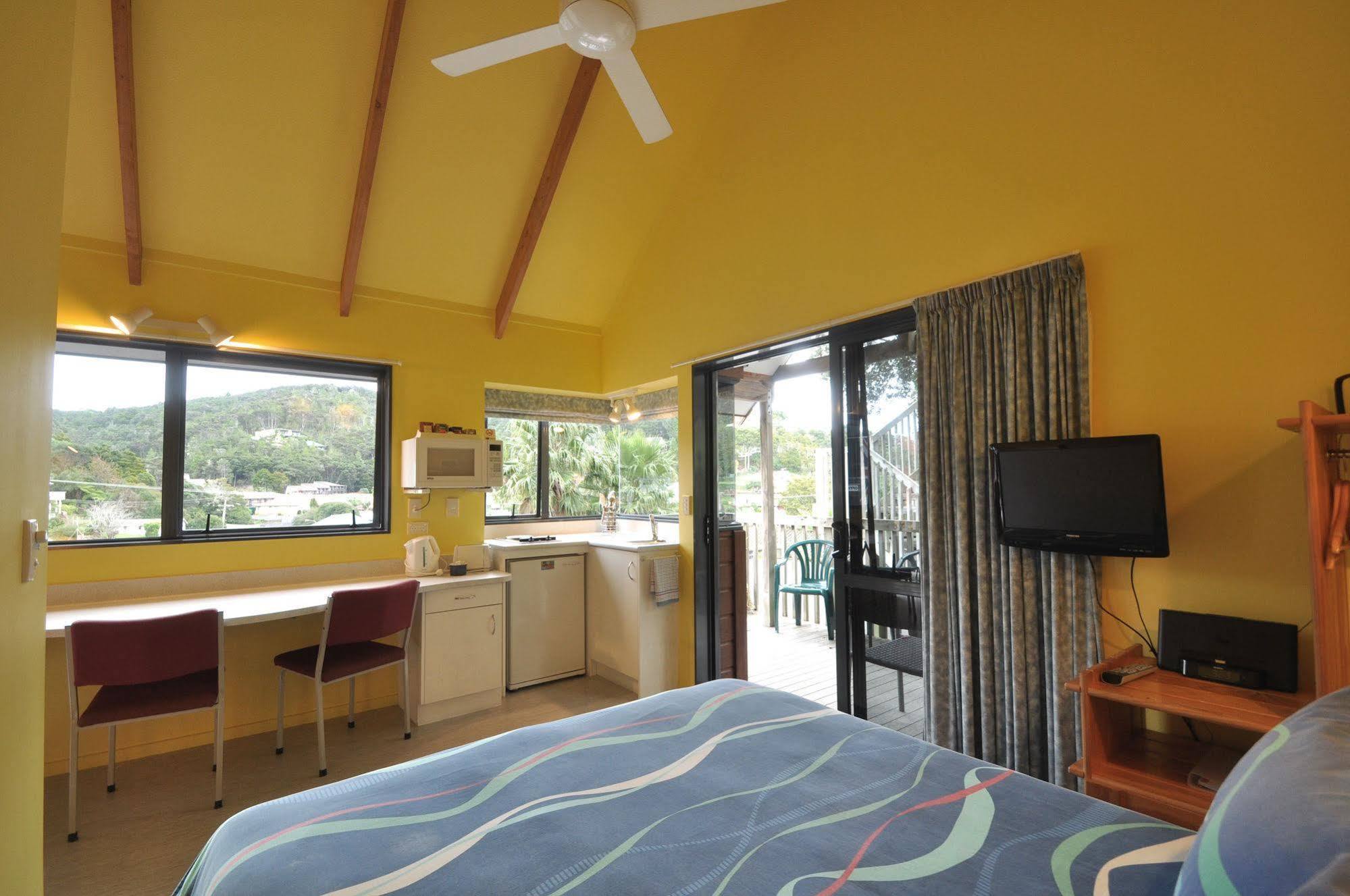 Bay Cabinz Motel Paihia Bagian luar foto